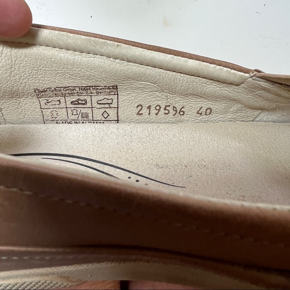 JOSEF SEIBEL Comfort slip one shoes. Size 40. Air reaction footbed. Beige. - Picture 3 of 7